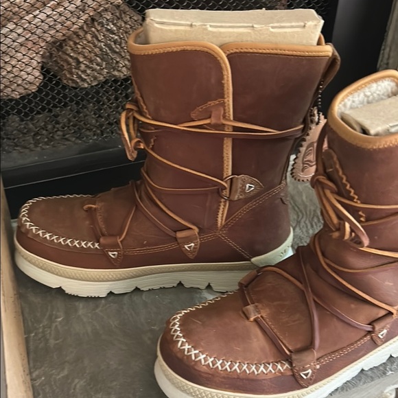 Manitobah Mukluks Women's Brown Winter Boots NWT - Picture 3 of 7